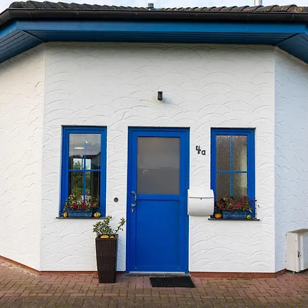 Holiday home Achteck Am Deich, Graureiherweg 4a